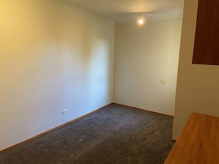 121 Pages Road Allenton_9