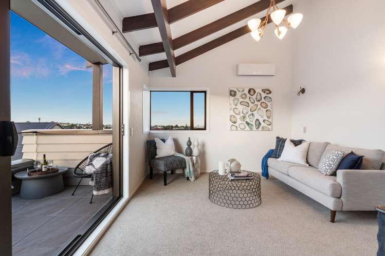 9a Folkestone Street Murrays Bay_11