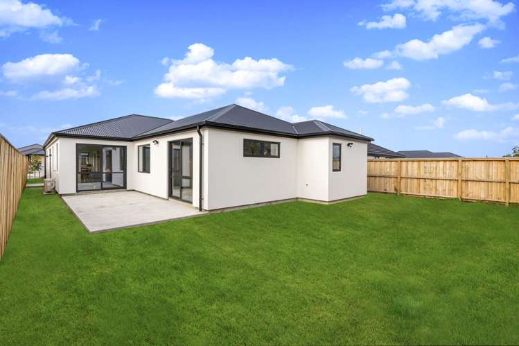 35 Stackwood Avenue Woodend_16