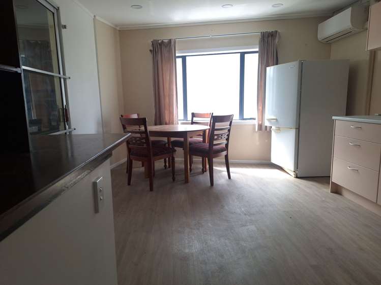 13/9 Westech Place Glen Eden_8