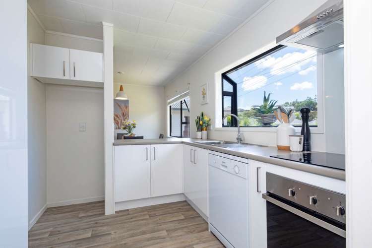 55 Meadowvale Rise Titirangi_2