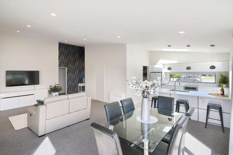 37 Russ Drive Lincoln_6