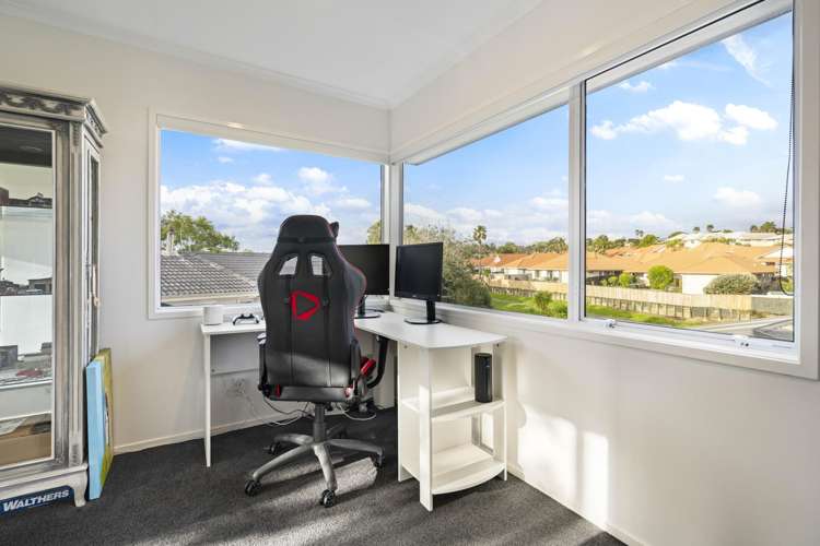 32 Mirrabooka Avenue Botany Downs_17