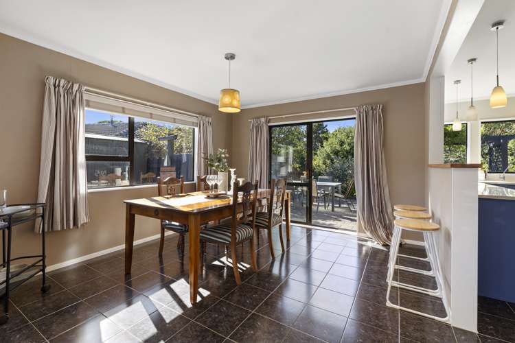 6 Pinewood Grove Paraparaumu Beach_4