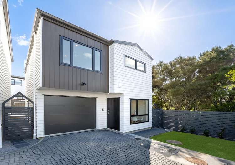 37D Gosford Drive Botany Downs_1