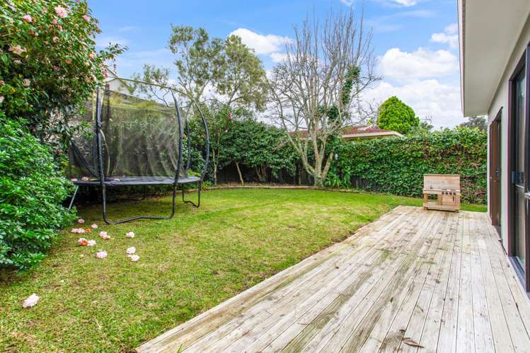 2/65 Campbell Road Onehunga_3