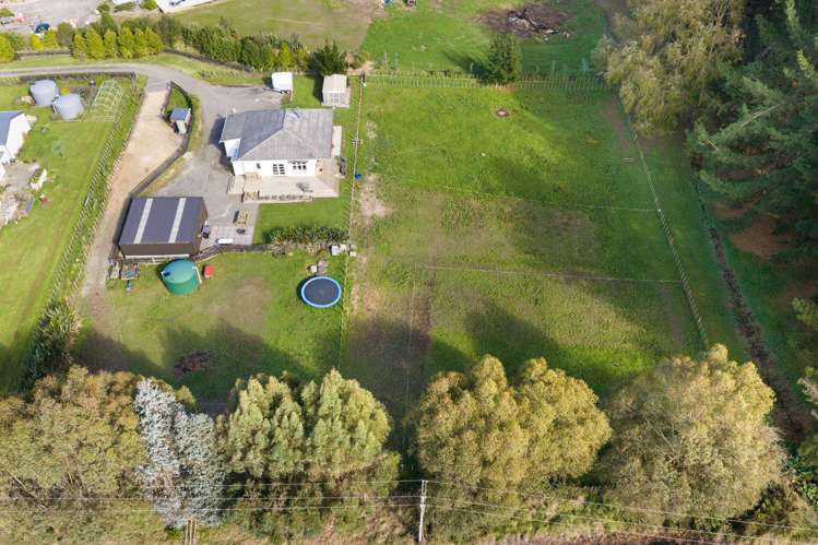 8 Knorp Street Halcombe_18