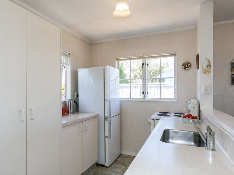 64a The Esplanade Westshore_5