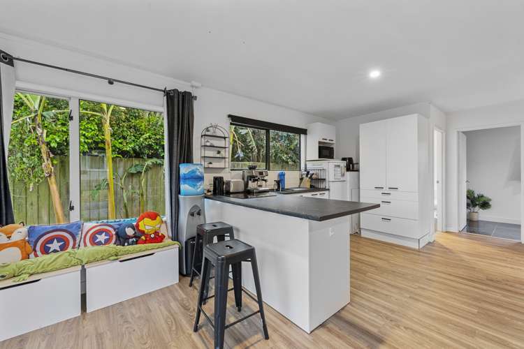 17 Muir Avenue Mangere Bridge_21