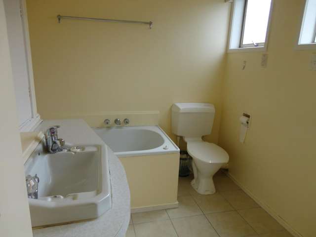 2/6 Innisfree Drive Ellerslie_2