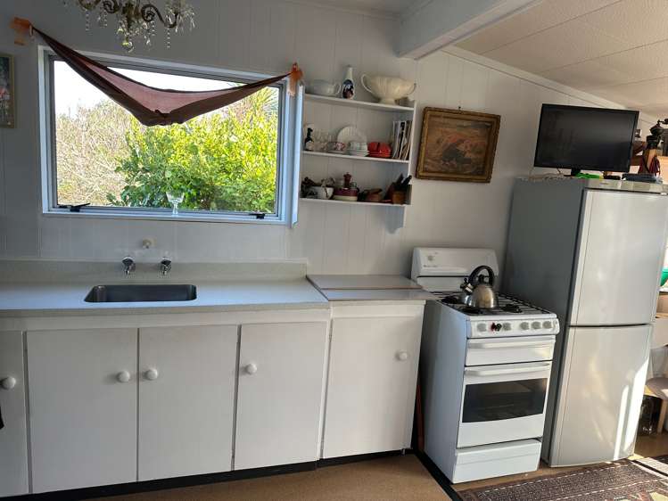 15 Ocean View Crescent Rakino Island_12