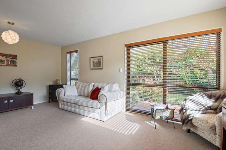 2/4 Gatonby Place Avonhead_7