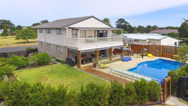 33 Stella Drive Clarks Beach_1