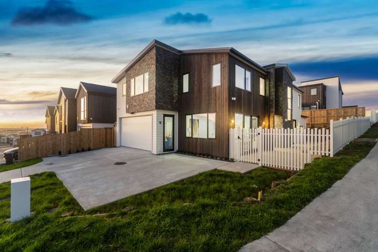 1 Woodacre Street Flat Bush_24