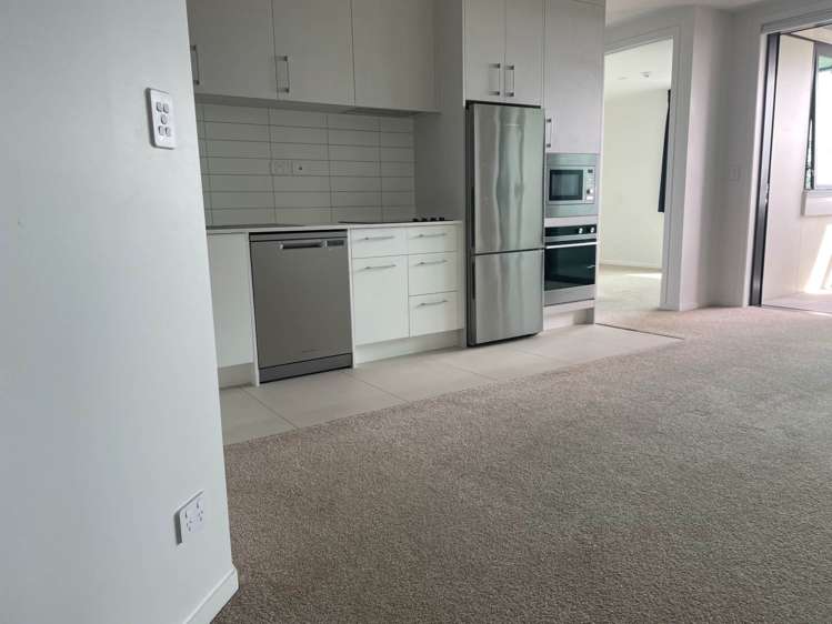 801/8 Waikumete Road Glen Eden_9