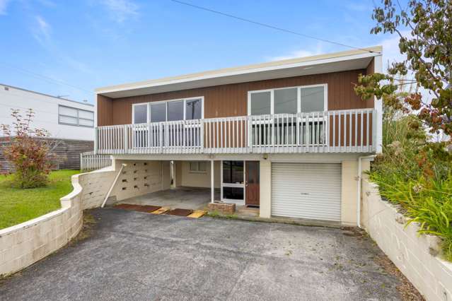 3 Bed Delight With the Best Views and Location