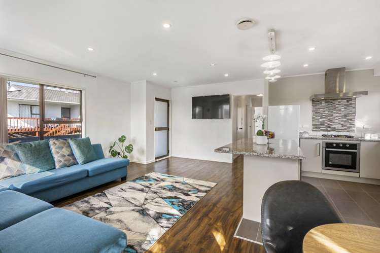 2/16 Caribbean Drive Unsworth Heights_4