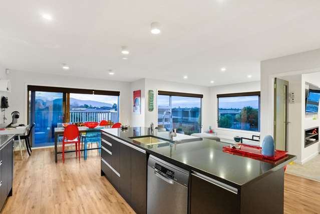 44 Simpson Crescent Raumati Beach_4