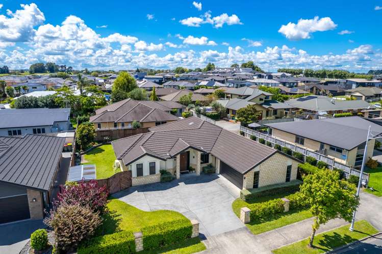 16 Moonlight Drive Rototuna North_1