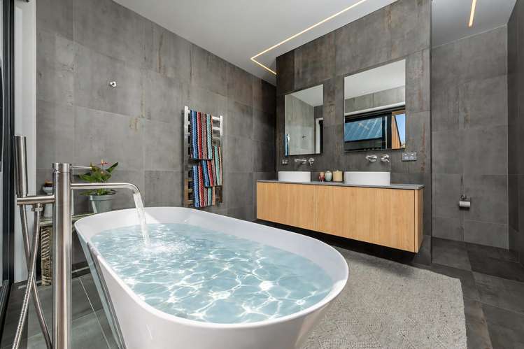 7 Mountain View Drive Wanaka_12