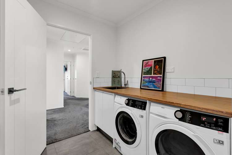 6 Francis Douglas Drive Westown_24