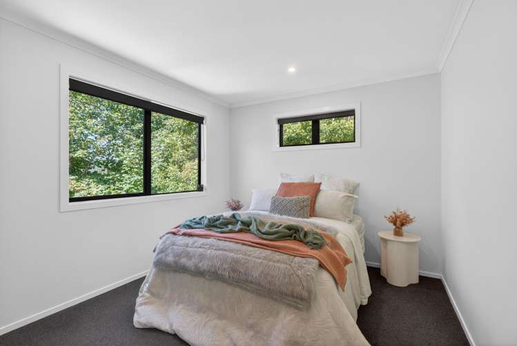 15B Rowe Parade Wainuiomata_10