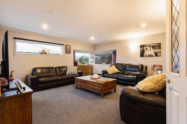 56 Silverstream Drive Mosgiel_2