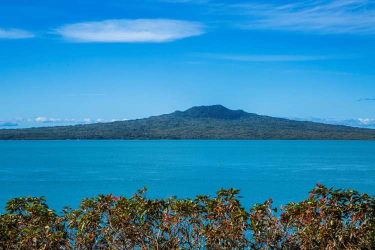 24 Hamana Street Narrow Neck_40