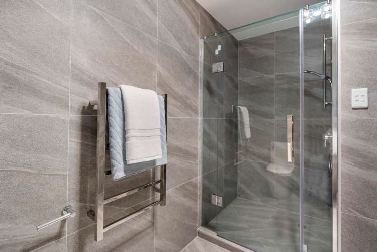 2b Robin Lane Browns Bay_14