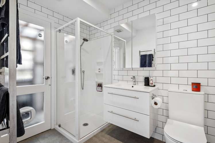 2/193 Lake Road Belmont_23