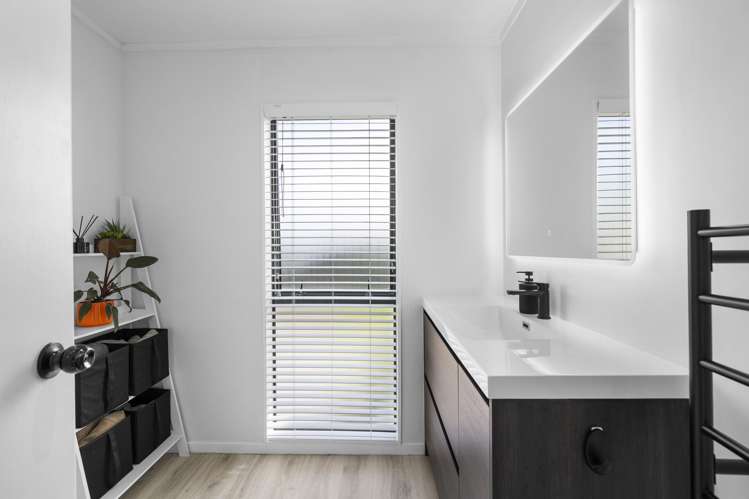 7a Huia Avenue Forest Lake_11