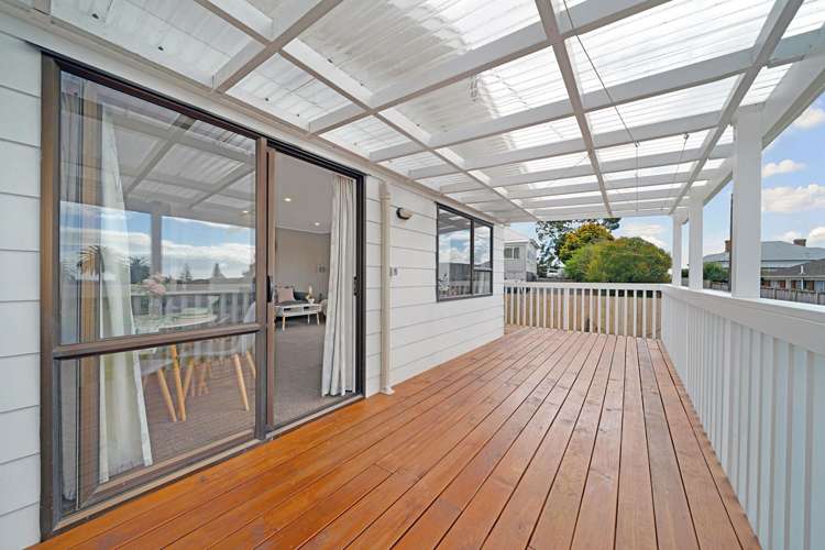 2/40C West Coast Road Glen Eden_15