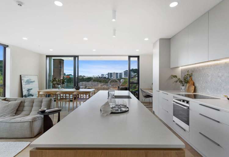 108/2 Grahame Breed Drive Three Kings_25