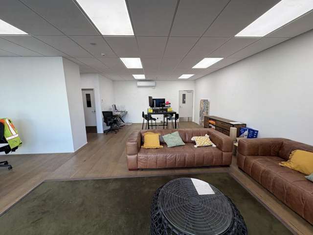 130H Hugo Johnston Drive Penrose_1