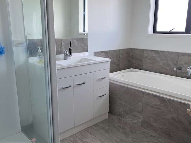 49 Plover Street One Tree Point_7