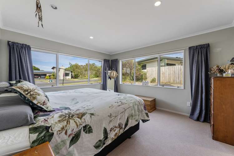 15 Robinson Terrace Rangatira Park_9