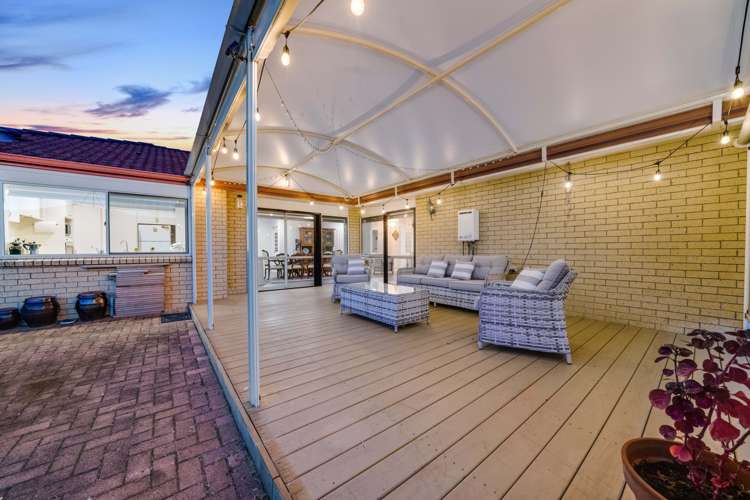 21 Lothian Brae Wattle Downs_13