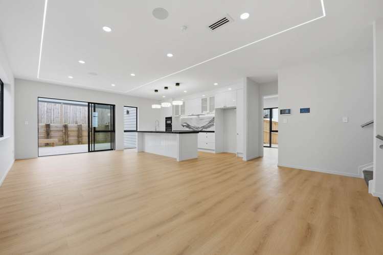 4 Mill Hill Close Flat Bush_23
