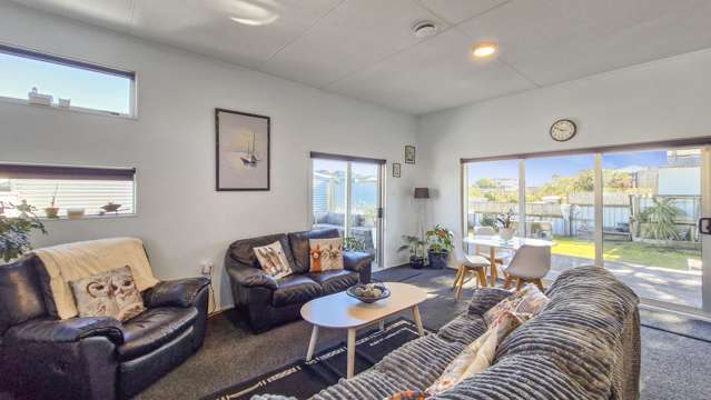 25 Hall Place Foxton Beach_1