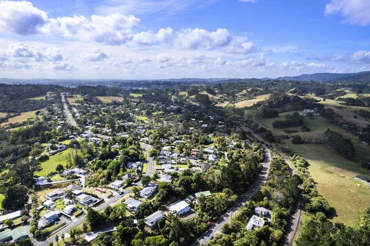 105 Waitakere Road Waitakere_38