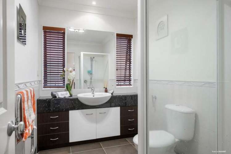 19 Malahide Drive Flat Bush_9