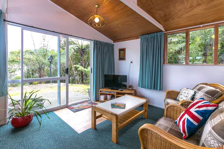 215 Queen Charlotte Drive Havelock_14