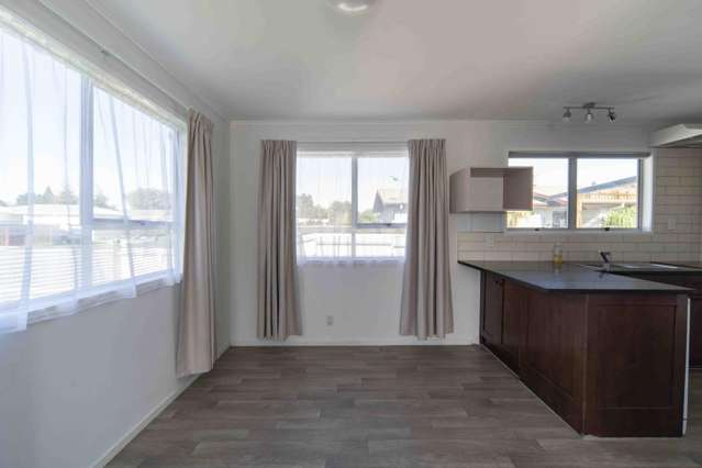 52 Karen Crescent Dinsdale_2