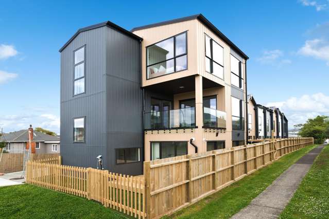 Modern Family Living in Te Atatu Peninsula!