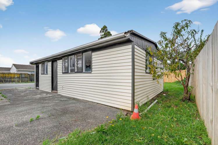 24 Henwood Road Mangere East_19