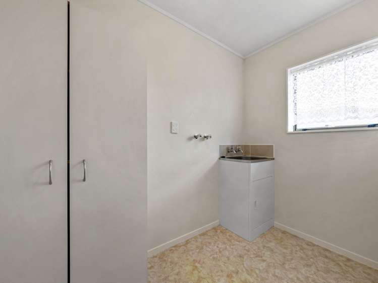 2/12 Duke Street Papakura_9