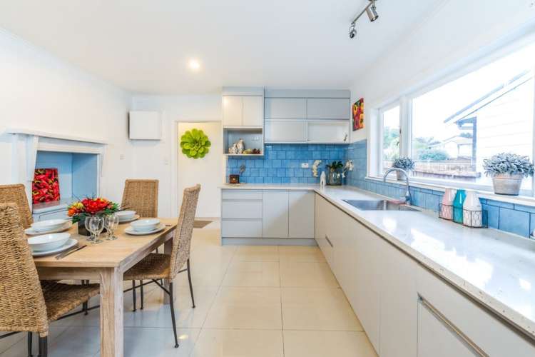 165 Edmonton Road Te Atatu South_13