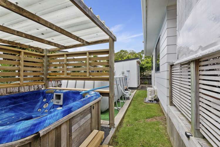 2 Mary Keane Lane Parakai_12