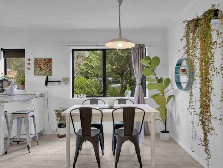 5B Ross View Terrace Dinsdale_3