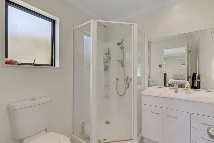 3 Didsbury Grove Churton Park_9